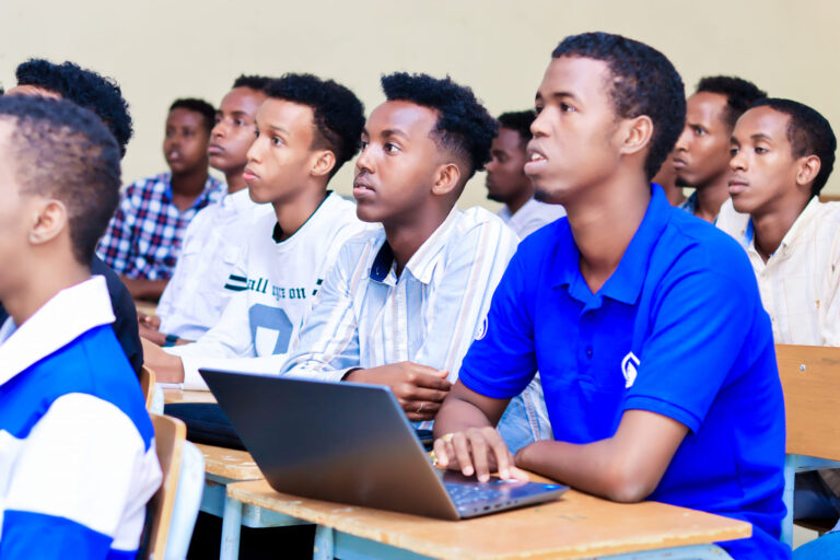 27-July-2024 Waxaa qabsoomay seminar cinwaanku ahaa “Simple Strategies for Building Websites” oo ay iska kaashanayeen Faash academy iyo jaamacada Aden Adde